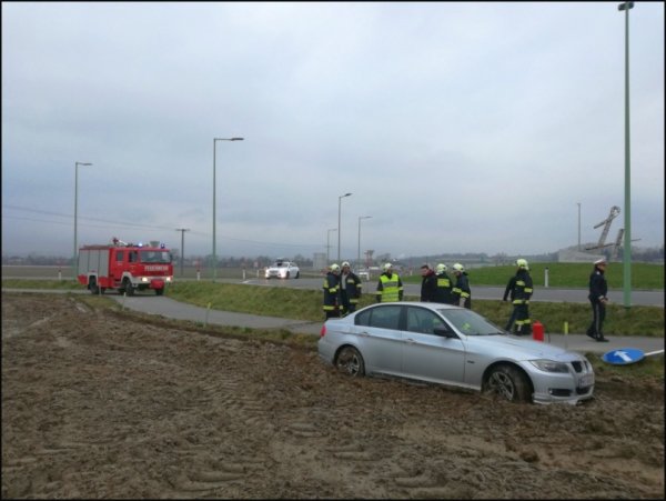 Verkehrsunfall Aufräumarbeiten vom 13.01.2018  |  (C) Feuerwehr Hinzenbach (2018)